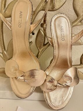 Arezzo Alaia Women’s Metallic Gold Platino Knot Slingback Heels - 5.5 B